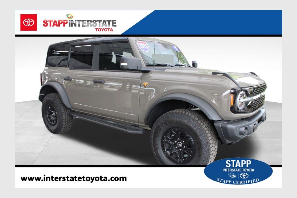 2025 Ford Bronco Badlands in Marsh Gray — front three-quarter view